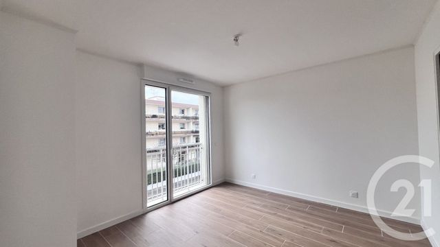 Appartement F3 à louer - 3 pièces - 70.7 m2 - LE PERREUX SUR MARNE - 94 - ILE-DE-FRANCE - Century 21 Bords De Marne