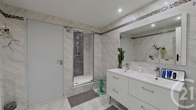 Appartement F5 à vendre - 5 pièces - 157.58 m2 - NOGENT SUR MARNE - 94 - ILE-DE-FRANCE - Century 21 Bords De Marne